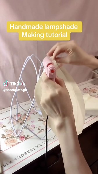 Today I'm showing you the process for making a lampshade.The average time is 5 to 6 hours to be ready.#victorianlampshade#vintagedecor #anique#handmade#victorianstyle#handmadelampshade#aniquelampshade#classiclamp#costomlamp #victoriandecorgothicdecor #chineseculture #chinesehandwork