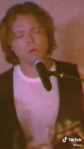 Complete Mess Acoustic Cover by 5 Seconds of Summer | Hang on to Moments