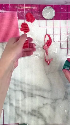 How to Make Adorable Glitter Fondant Mittens for Winter Treats