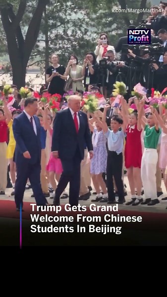 Trump Gets Grand Welcome From Chinese Students In Beijing #shorts