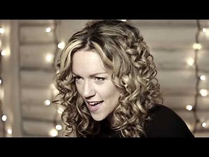 Cool Christmas Cover | Dark Frosty the Snowman song cover in minor key | Lynsay Ryan