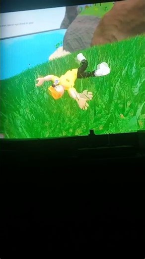 I landed in the water in broken bones ragdoll sim #roblox