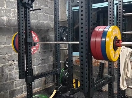 今日sbd s192.5✖️5安排了硬拉无回组b56.5 3✖️10做一下有氧已经没法给你安排强度了 d 软干160 3✖️5 负重平板20 3组✖️*