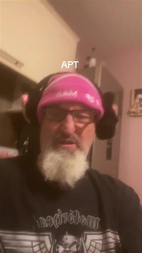 Lemmy (@badgerbeard)’s videos with som original - NOCA