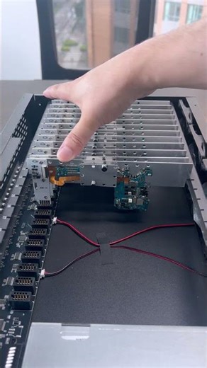 20 mobile phone boards + main control board + self-developed batch operation software (group control