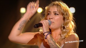 En 2020 JJ Wilde était venue mettre le feu dans #Taratata. Elle sera en concert en décembre prochain à La Maroquinerie Toutes les infos et résas ici => https://www.livenation.fr/artist-jj-wilde-1308195 N'hésitez pas à partager l'info ! | TARATATA OFFICIEL