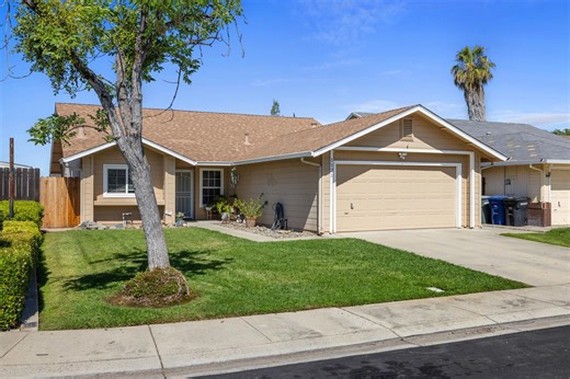 1121 Raymond Dr, Modesto, CA 95351 - MLS 226060629 - Coldwell Banker