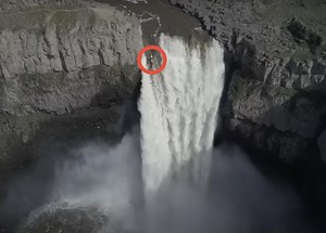 Kayaker Paddles Over 186 Foot Palouse Waterfall in Washington State