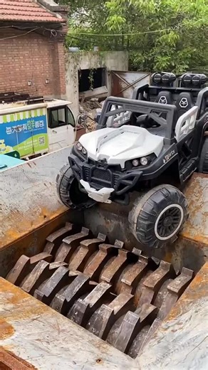 Efficient Plastic Shredder Machine for Recycling