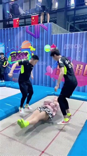 Blue box Internet celebrity princess hugs Internet celebrity princess hugs Blue box Internet cel