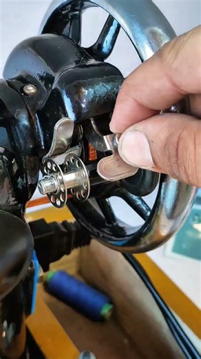bobbin winder problem solved #sewing #sewinghacks #sewingtricks