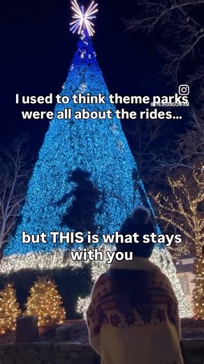 Some people come to theme parks for the thrill rides… but the moments that stay forever look a lot like this. 🎄✨ Watching your kids stop in their tracks, eyes wide, as Christmas comes to life at Silver Dollar City is something no roller coaster can compete with. From the massive animated tree to the magic of Christmas in Midtown, this is where memories are made—one quiet moment at a time. If you’re looking for a Christmas experience that feels nostalgic, meaningful, and unforgettable, this is i