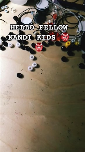 kandi bone charm tut!! #kandi #kandikid #tutorial #tut #bracelet #ponybeads #kanditut #kandibeads