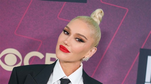 Gwen Stefani's fans beg her to remove filters in new video