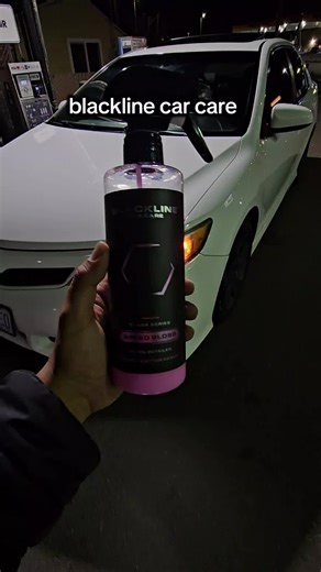 #NovoDoveCabelos #blacklinecarcare #wax #cardetailing #cardetailingproducts 2026 Guys If you're wanting to detail your car, I recommend getting this quick detailer. It smells like cotton candy It's off the brand. Black line car care black series speed, gloss, quick detailer, sixteen ounce, and it smells like cotton candy buff, on buff, off simple, quick efficient, no more pain.Hundreds of dollars for a detailer