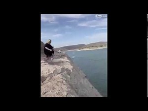 fat lady jumps into water (Belly Flop Meme) FAIL!!!