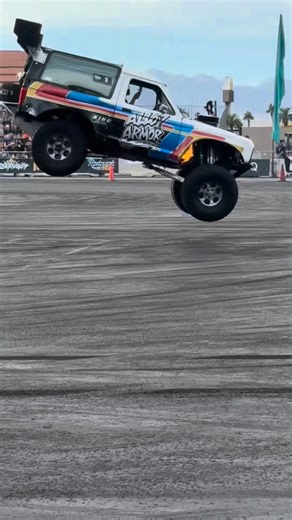 Alloy Armor paint 🏁 on Instagram: "“Just the right amount of fire” #bronco #bronco2 #longtravel #prerunner #metalfab #fabrication #offroad #welding #stainlesssteel #mig #tig #prerunner #crawler #driftcar #overland #diy #alloyarmor"