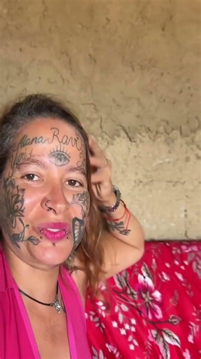 Heart outline self tattooing process artist Motomoto.moura #tattooprocess #viral #hearttattoo #inked