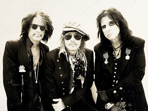 Hollywood Vampires live review: giant stars descend