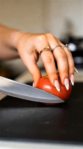 Satisfying Slicing: Precision in Every Cut 🔪🍅