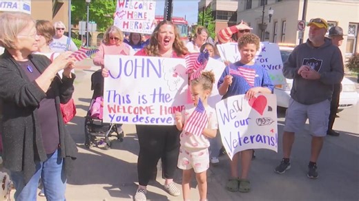 Community welcomes veterans home from Honor Flight