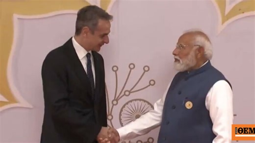 Στην Ινδία για το AI Summit ο Μητσοτάκης, η υποδοχή από τις χορεύτριες και η θερμή χειραψία με τον Μόντι, δείτε βίντεο