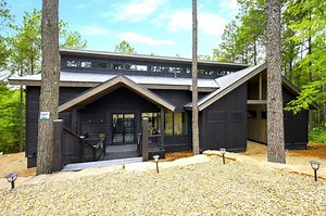 The Enclave Cabin Broken Bow/Oklahoma/Sweetwater Vacation Rentals|4 Beds|4Baths|Bunkroom|Hot tub|Decks|Views|Lake|Game room|Media room