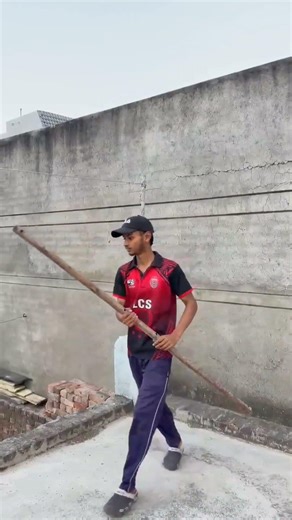 dande se patang nikal li😱🪁#kite #patang #youtubeshorts #shortsviral #shortsvideos #youtube #shorts