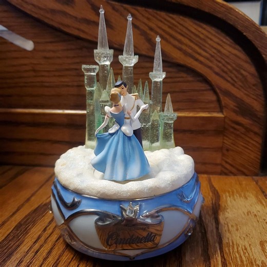 Disney Cinderella Castle Music Box 2001 Ardlleigh Elliott Plays A Dream - Etsy
