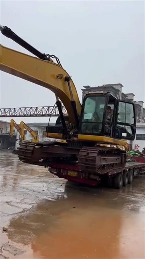 Massive Excavators at Work – Satisfying Heavy Equipment Skills! #constructionworker #digger