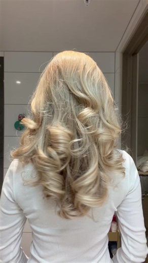 dramatic transition #hairtok #blowout #overnightcurls | Heatless Blowout