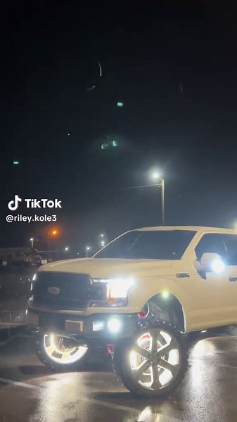 Exploring the Ford F-150: Features and Performance