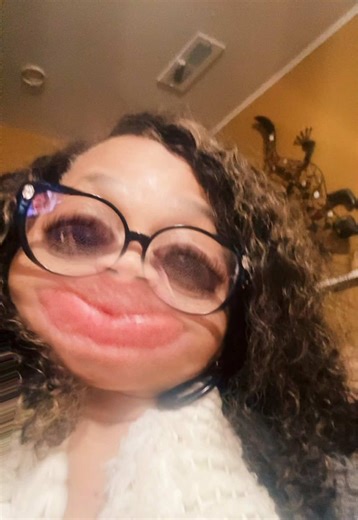 When your vision is distorted and your future feels blurry—stand on business. 💼✨ You don’t have to settle for one lane. Multiple choices. Multiple streams. One decision to bet on YOU.#