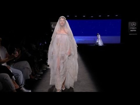 Transparencias y movimiento en la moda de Ynésuelves en la MBFWM