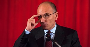 Italy in Crisis as Center-Right Ministers Resign