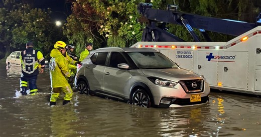 Emergencia en Bogotá: fuerte aguacero generó inundaciones y colapsó vías