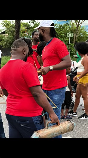 Nous sommes sur un troisième dimanche de carnaval ♥️🇭🇹 Merci à tous pour votre soutien 😍 #haitiantiktok#viralvideos#rara