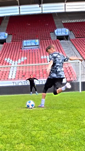 Stop Shooting Wrong! Learn Curve, Knuckle & Rabona Properly #football #tutorial #moonfootballer
