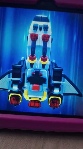 Bro why does Shuttle have to transform into a jet with the same music like speed?