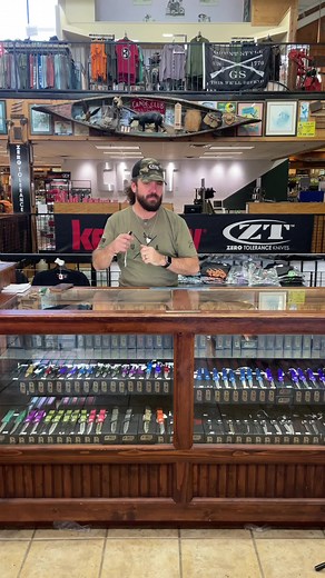 TC takes a look at Microtech Ultratech Molon Labe! The Ultratech, Microtech's flagship out-the-front automatic, raised the standard for OTF knives with its proprietary technology and legendary American-made craftsmanship. This Microtech Ultratech Molon Labe Bronze Apocalyptic version has a 3.35" premium steel tanto blade with a special one-of-a-kind Bronze Apocalyptic finish and a "Molon Labe" blade etch. It's an out-the-front automatic with a thumb slide open and lock. The handles are anodized 