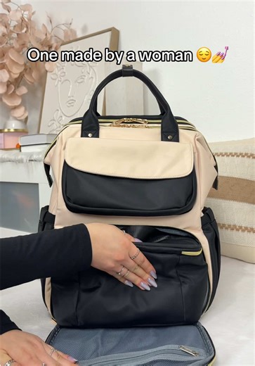 Couldn’t have found a more perfect bag for work. It’s perfect and fits everything I need 🎒✨ #backpack #bag #workbag #lunchbag