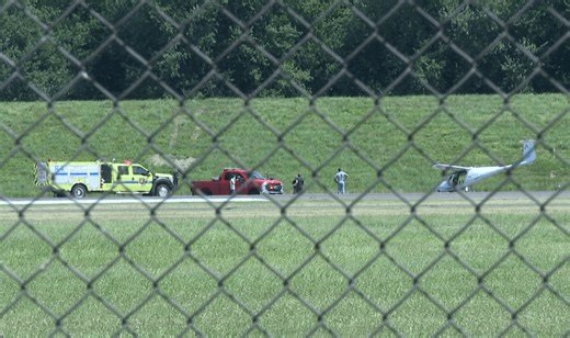 Small plane runs off runway while landing at Brainard Airport in Hartford