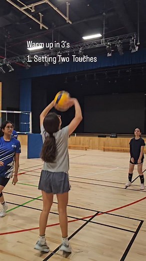Warm-up in 3s is one of the best ways to build ball control, improve setting and digging skills, and strengthen teamwork 🤝🏐 Start the session strong, stay connected, and get ready to play your best game! 💪🔥 #riovolleydubai #abudhabivolleyballrio #volleyballtraining #volleyballwarmup #volleyballskills #ballcontrol #teamwork #volleyballuae #volleyballlife | Dubai Volleyball Academy RIO