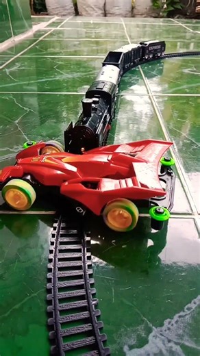 kereta api menabrak mobil balap. #kerataapi #mobilbalap