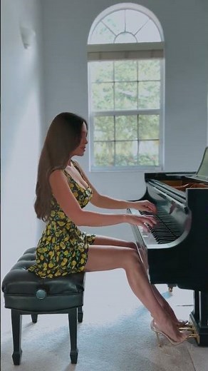 Lola - Interstellar Main Theme (Dreamy piano)