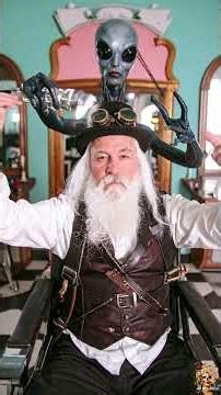 Alien Hair Salon, Season 5, Ep. 4. Fun a the Salon. Pets, Humans & More. ©AI Madness 2025 #shorts 👽