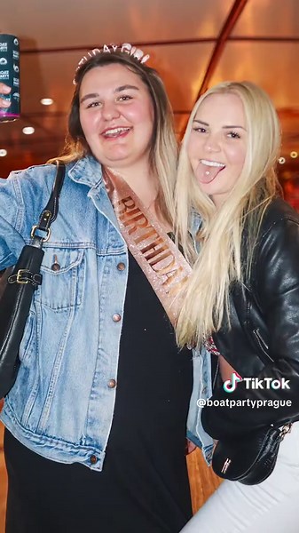 Prague Boat Party: Unforgettable Nights and Sunsets