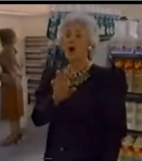 Bea Arthur/Shopper’s Drug Mart Store commercial, 1986. 💊 #beaarthur #goldengirls #shoppersdrugmart #nostalgia #dorothyzbornak