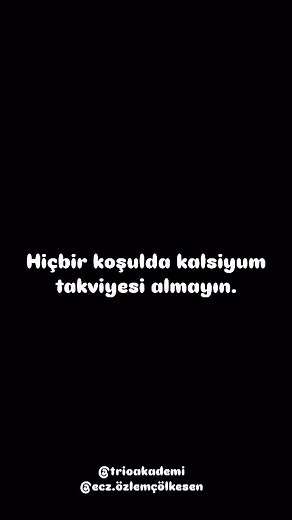 𝓝𝓮𝓻𝓲𝓶𝓪𝓷 𝓐𝓡𝓥𝓐𝓢 on Instagram: "Kemik erimesinde kullanılan Bifosfonat grubu ilaçların (Fosamax, Actonel, Boniva) etki mekanizmasını bilmemizde fayda var. Bu ilaçlar kemiklerimizde bulunan osteoclast adı verilen hücrelerin fonksiyonlarını engelleyerek iş görürler. Kemiklerimizde iki tip temel hücre bulunur: Osteoblast hücreleri yeni kemik yapımından sorumludur. Osteoclastlar ise yaşlanmış kemik hücrelerinin atılmasını sağlarlar. Osteoclastların öldürülmesi sonucunda meydan osteoblastlar