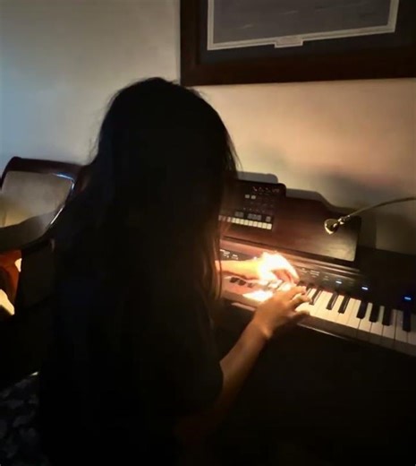 Cliffs of Dover (intro on piano)